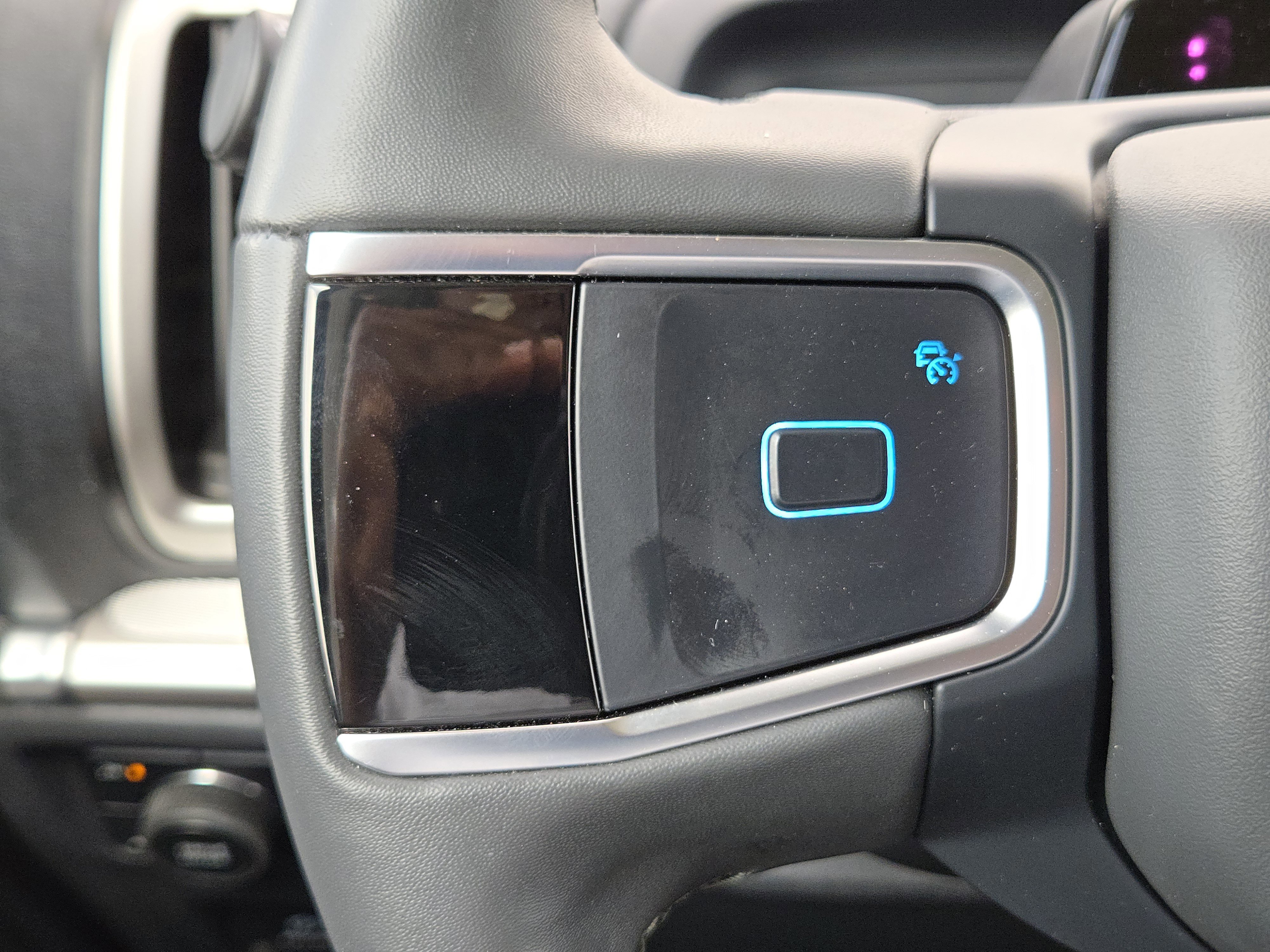 Certified 2025 Ford Expedition Active AWD/4WD image 27