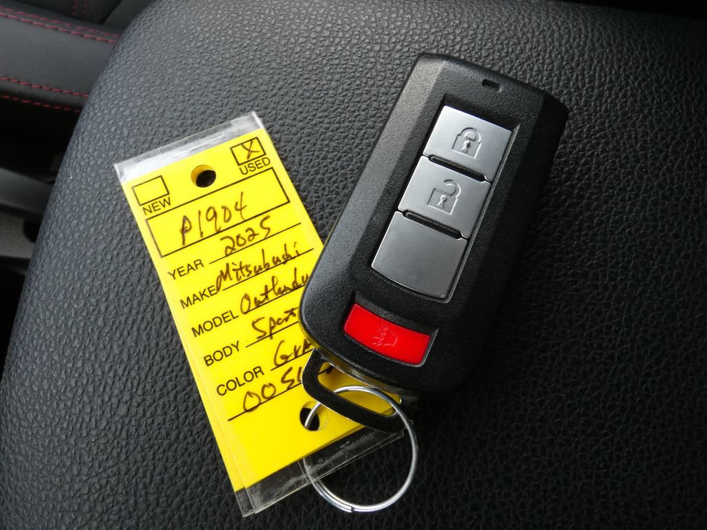Used 2025 Mitsubishi Outlander Sport AWD image 35