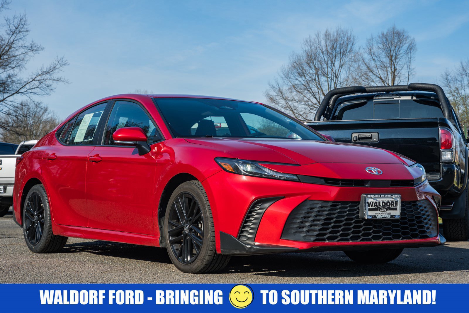 Used 2025 Toyota Camry SE image 1