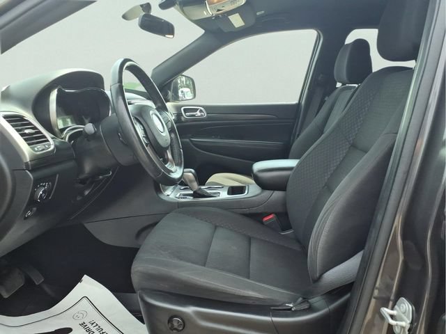 Used 2019 Jeep Grand Cherokee Laredo w/ Security & Convenience Group AWD/4WD image 12