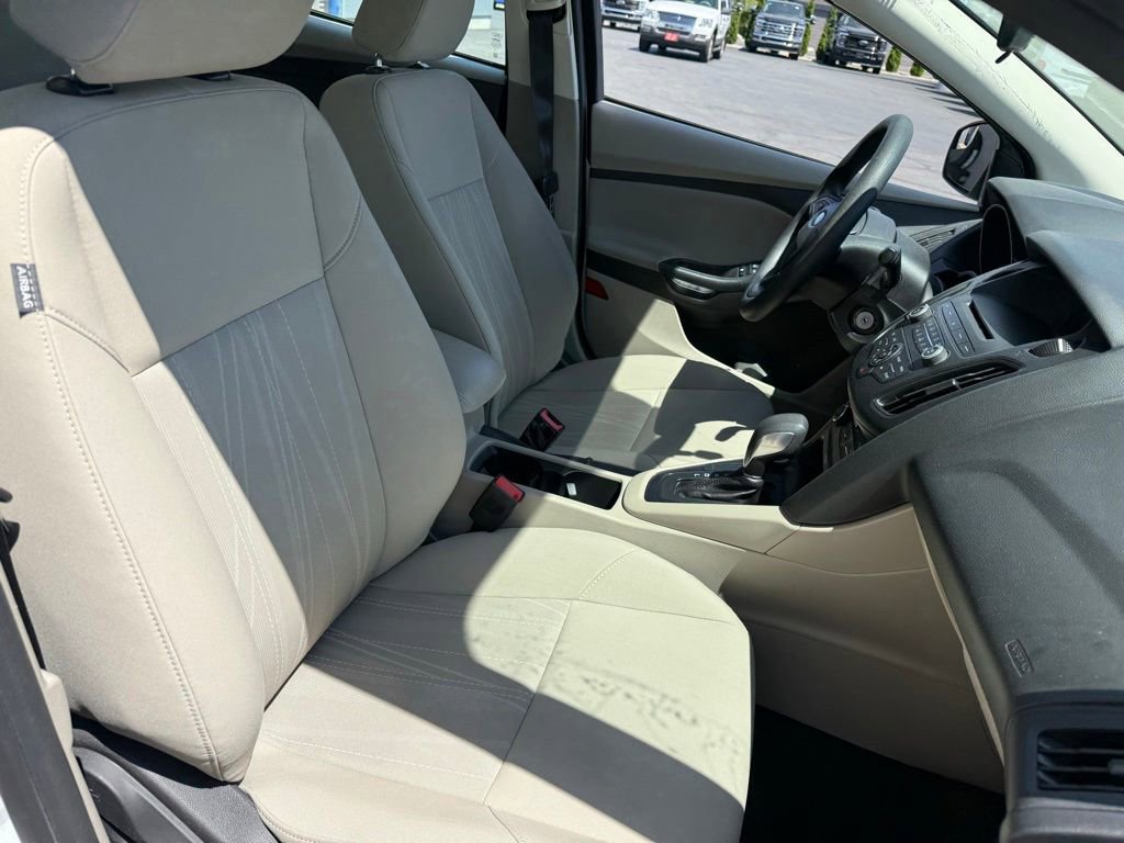 Certified 2017 Ford Focus SE FWD image 12