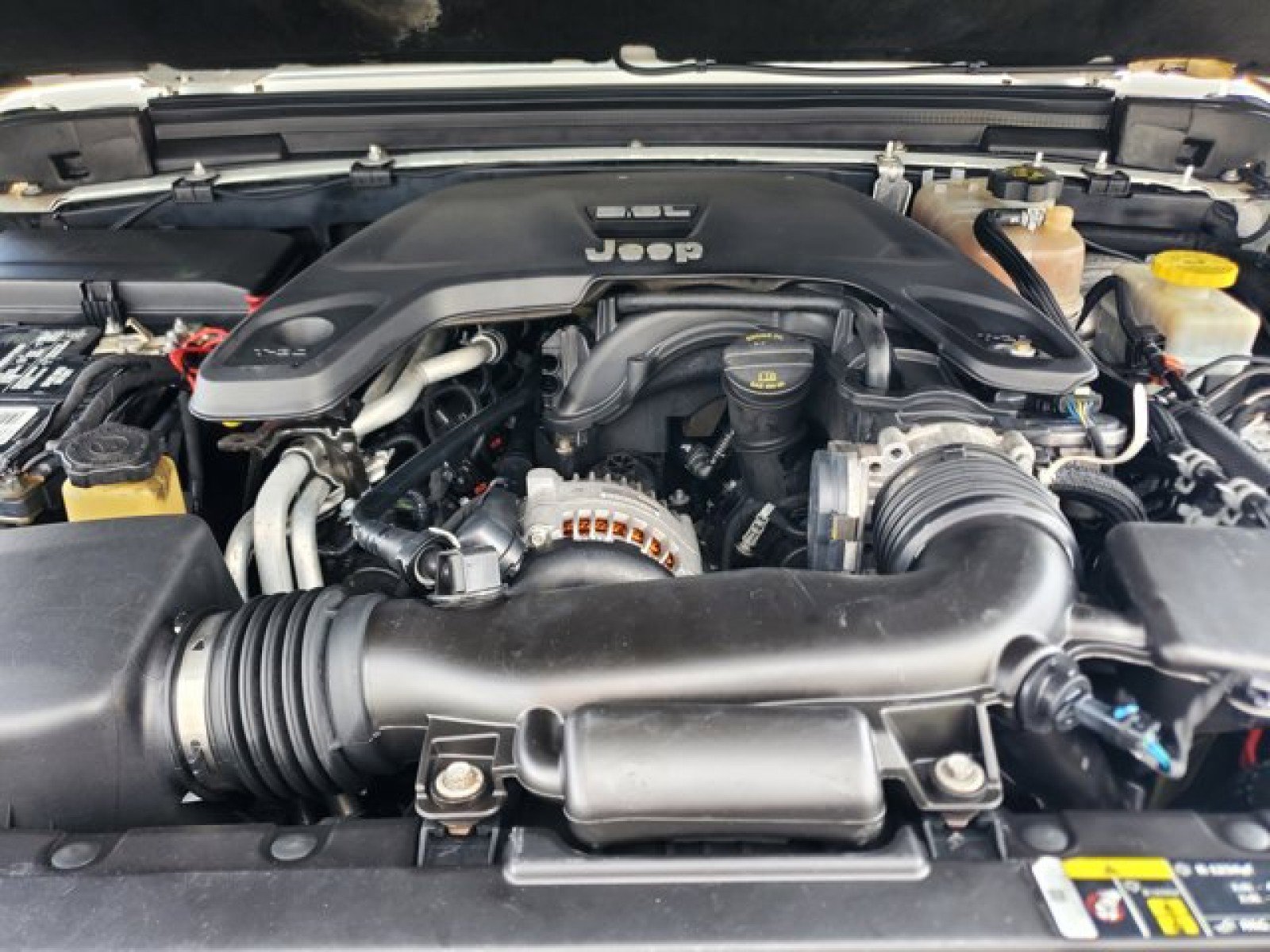 Used 2018 Jeep Wrangler Unlimited Sahara image 36