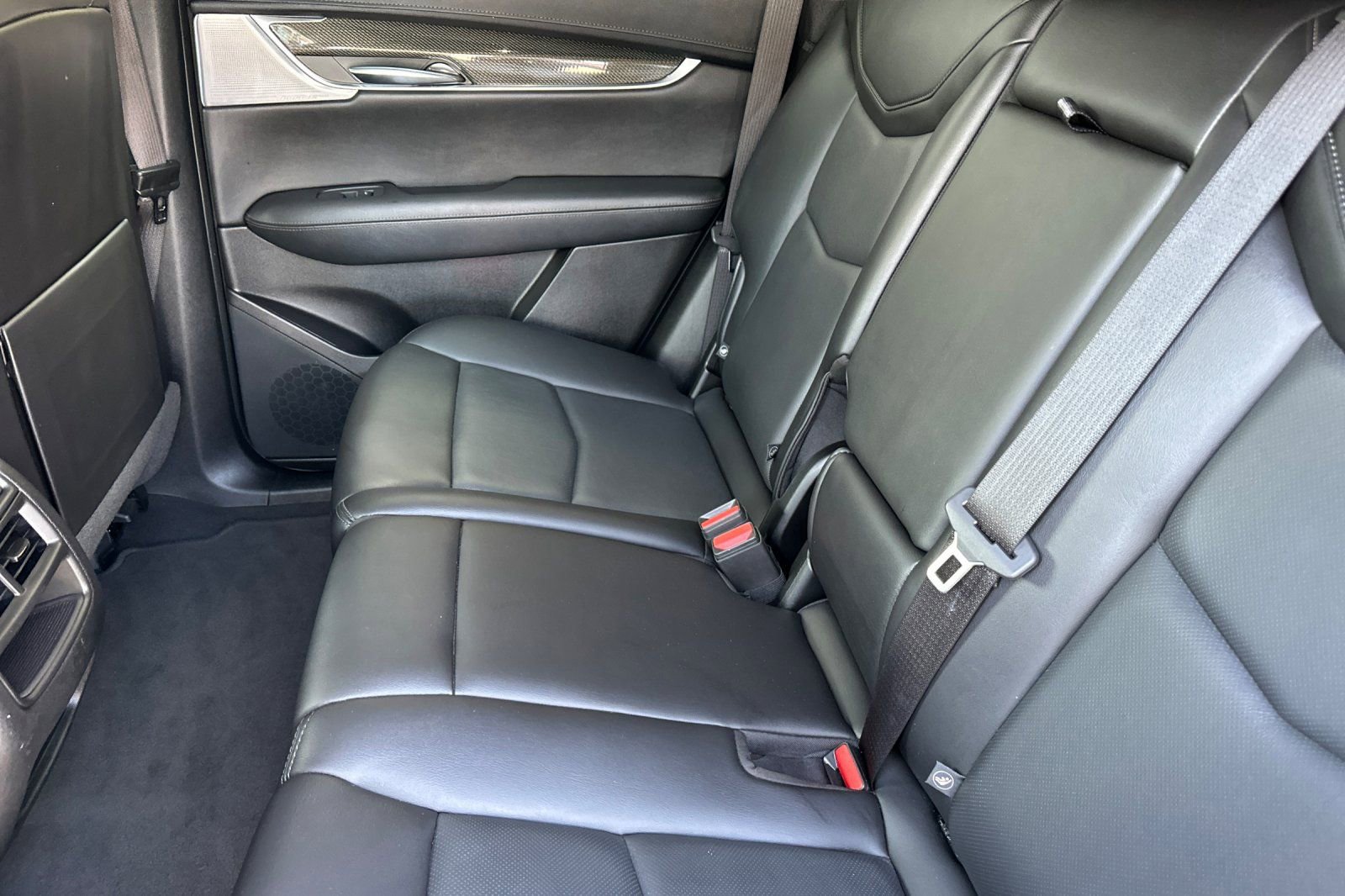 Used 2022 Cadillac XT5 Sportv w/ LPO, ONYX Package image 11