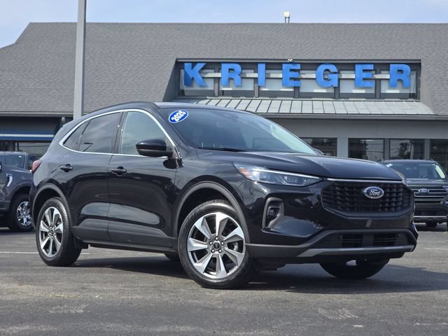 Certified 2025 Ford Escape Platinum AWD/4WD image 2