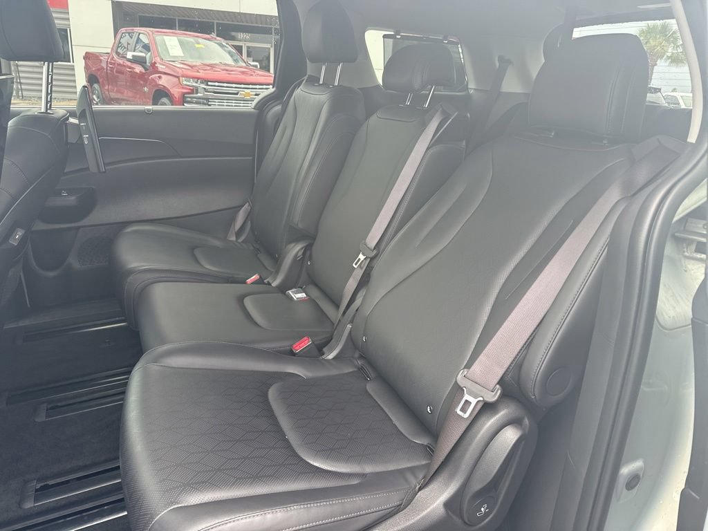 Used 2025 Kia Carnival SX FWD image 20