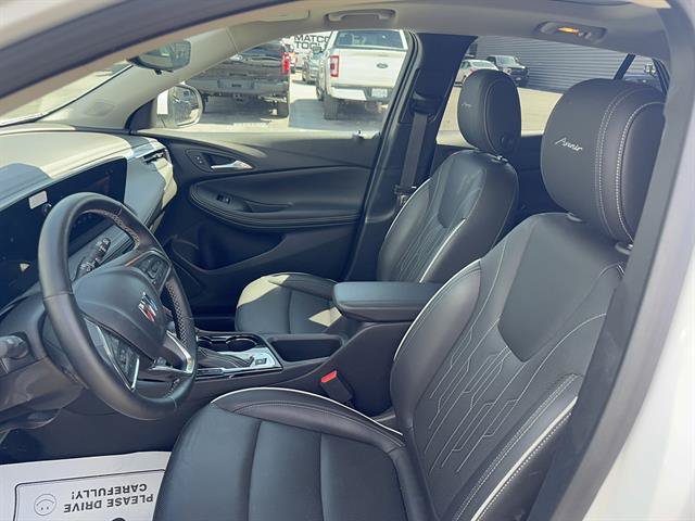 Used 2025 Buick Encore GX Avenir w/ Avenir Technology Package AWD/4WD image 20