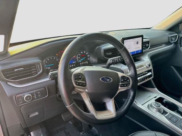 Certified 2022 Ford Explorer XLT w/ Equipment Group 202A AWD/4WD image 9