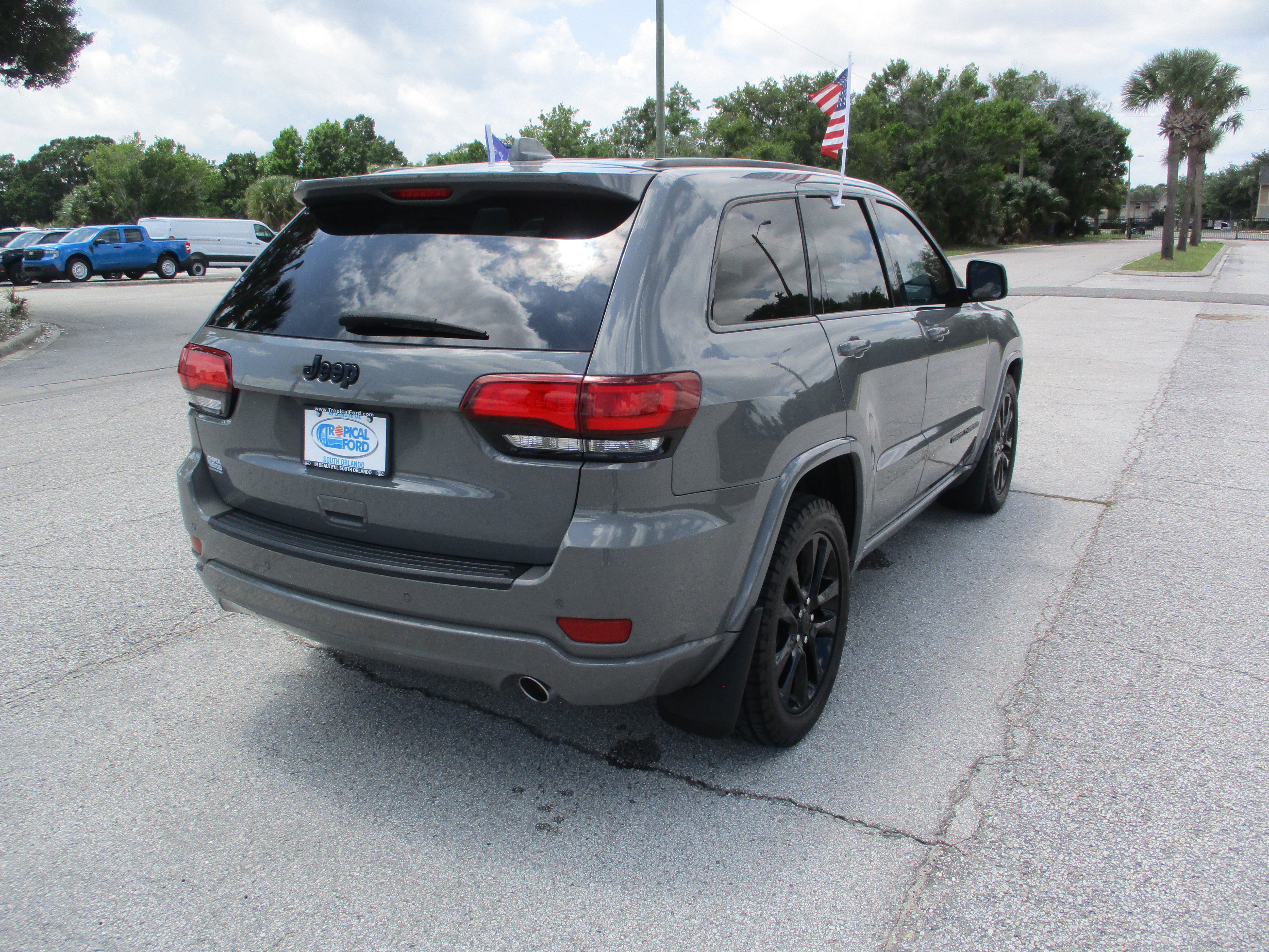 Used 2019 Jeep Grand Cherokee Altitude RWD image 7