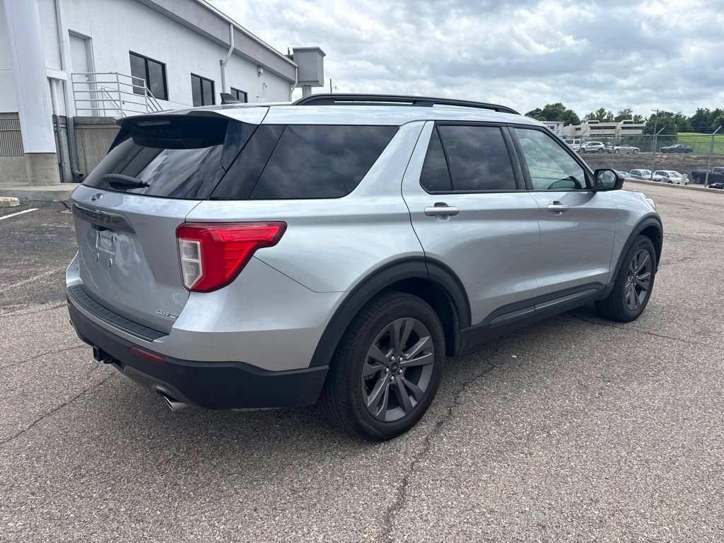 Certified 2023 Ford Explorer XLT w/ Equipment Group 202A AWD/4WD image 6