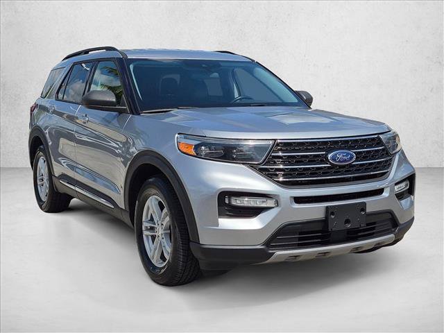 Certified 2020 Ford Explorer XLT w/ Equipment Group 202A RWD image 3