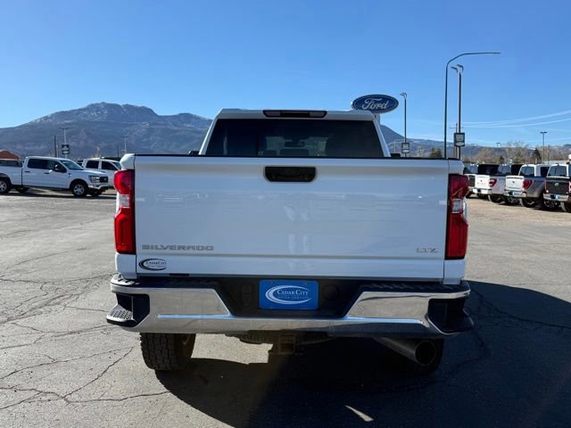 Used 2023 Chevrolet Silverado 3500 LTZ w/ Z71 Off-Road Package image 4