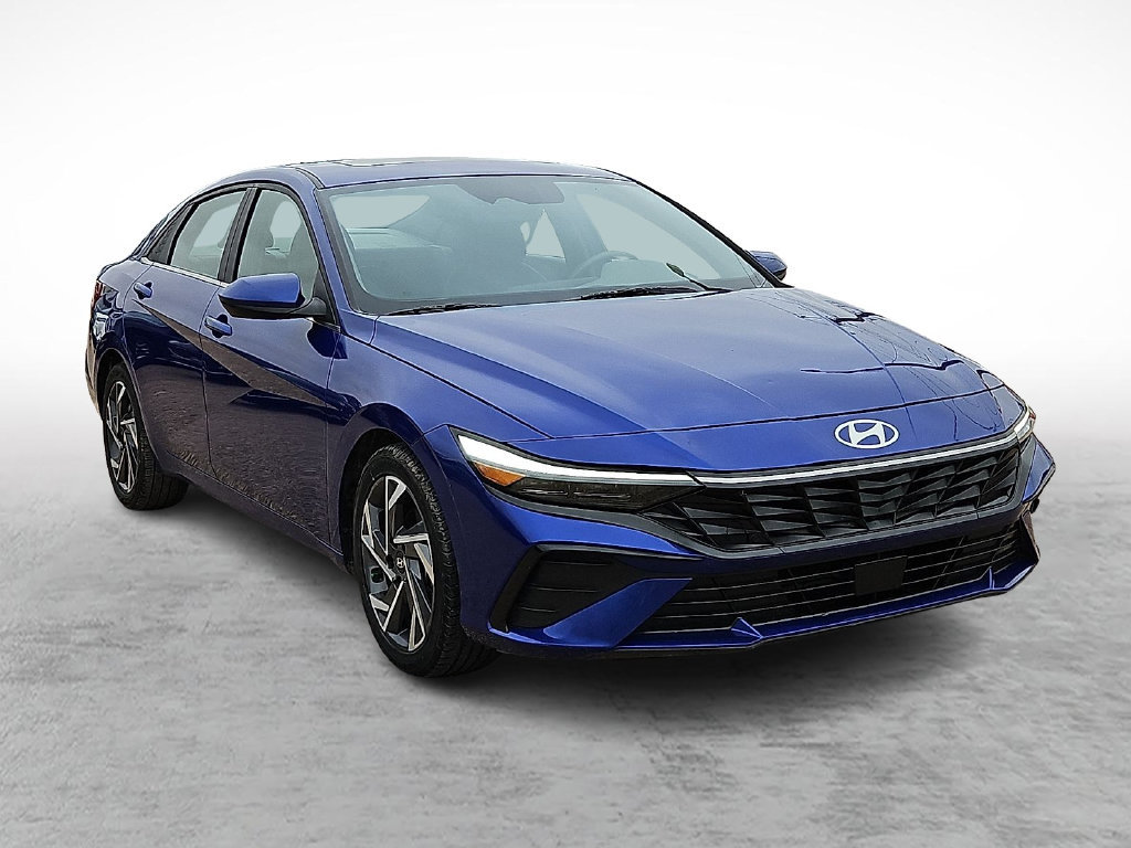 Used 2025 Hyundai Elantra SEL FWD image 1