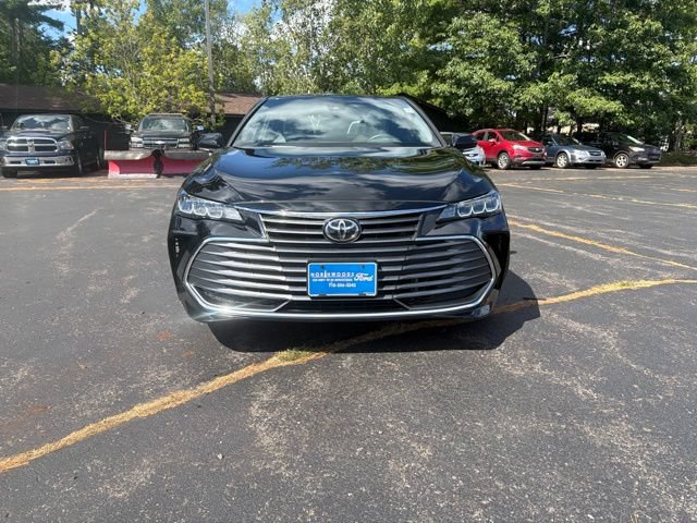 Used 2022 Toyota Avalon XLE w/ Moonroof Package FWD image 4