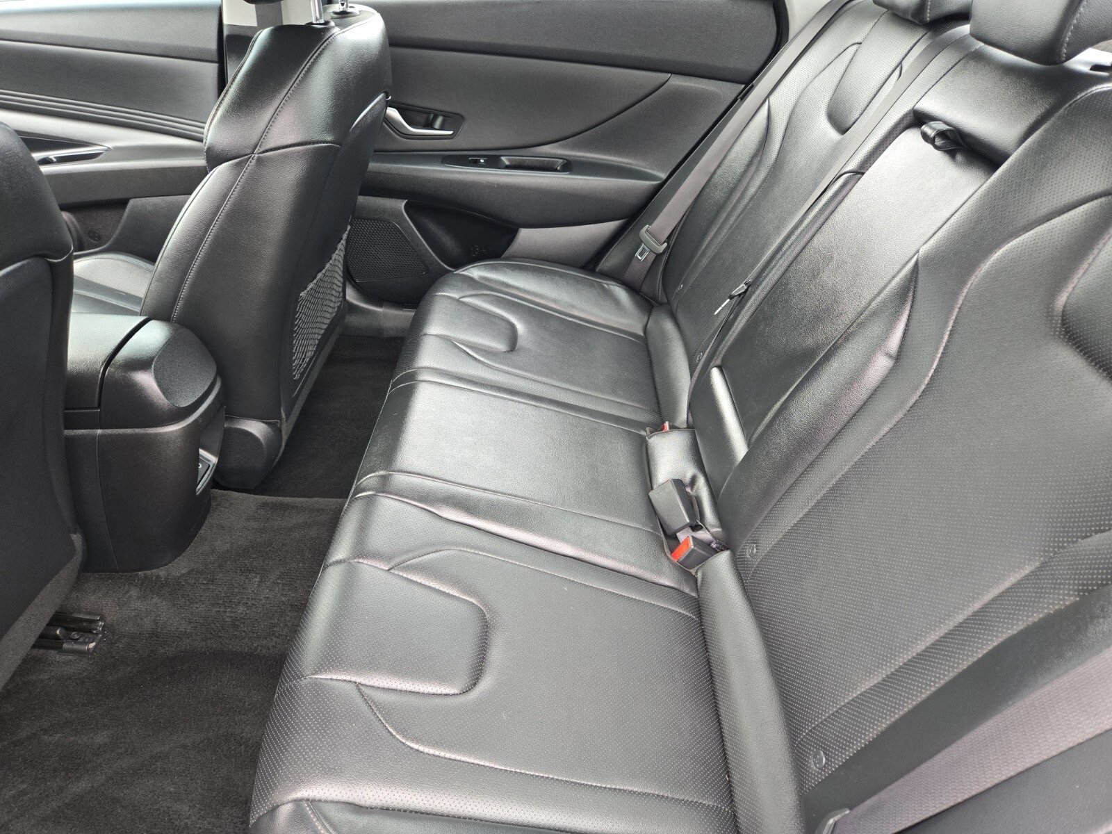 Used 2024 Hyundai Elantra Limited image 11