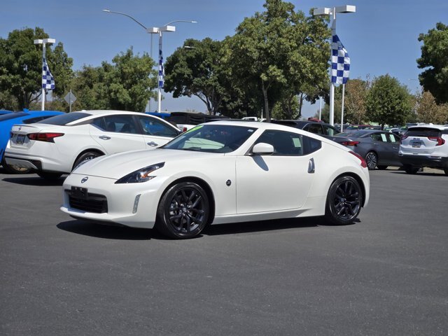 Used 2020 Nissan 370Z Coupe RWD image 6
