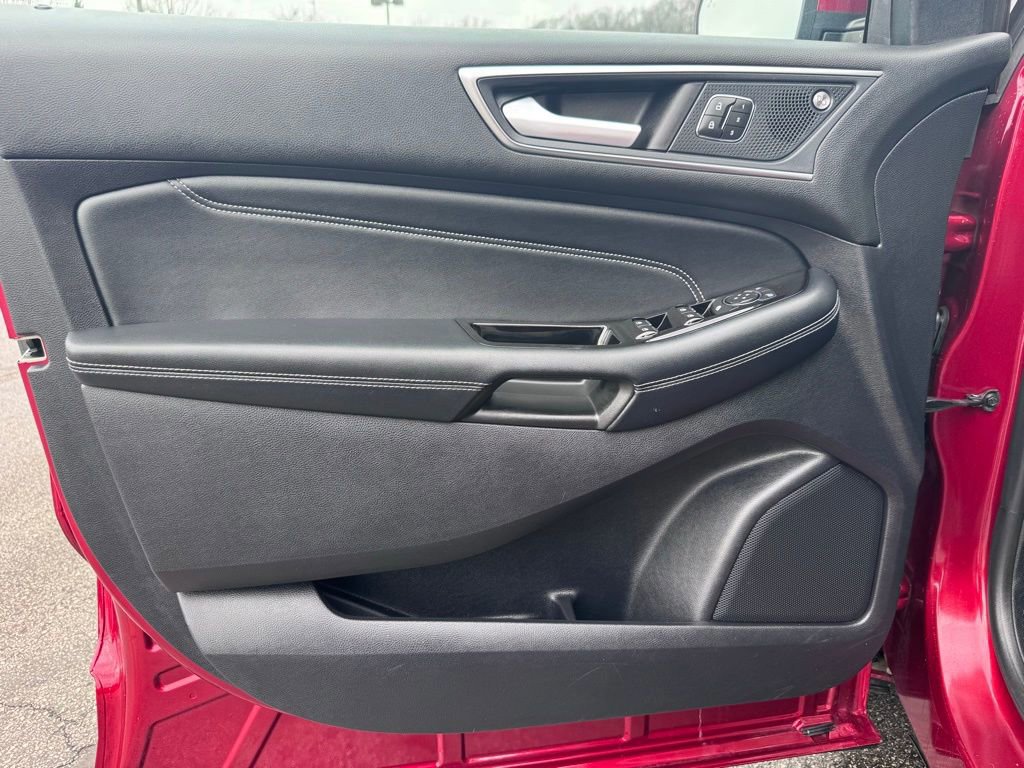 Certified 2019 Ford Edge Titanium w/ Equipment Group 301A image 22