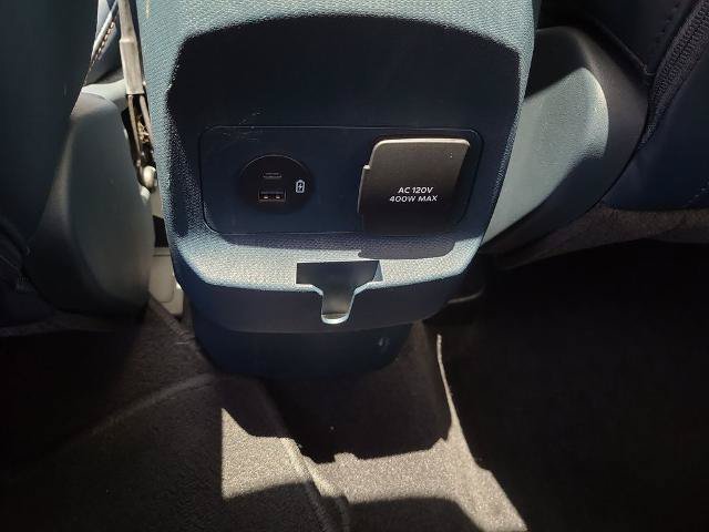 Certified 2022 Ford Maverick Lariat w/ Lariat Luxury Package FWD image 17