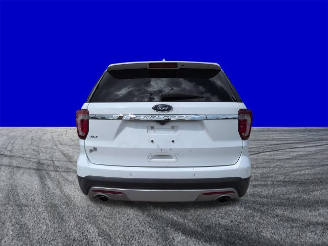 Certified 2017 Ford Explorer XLT FWD image 5