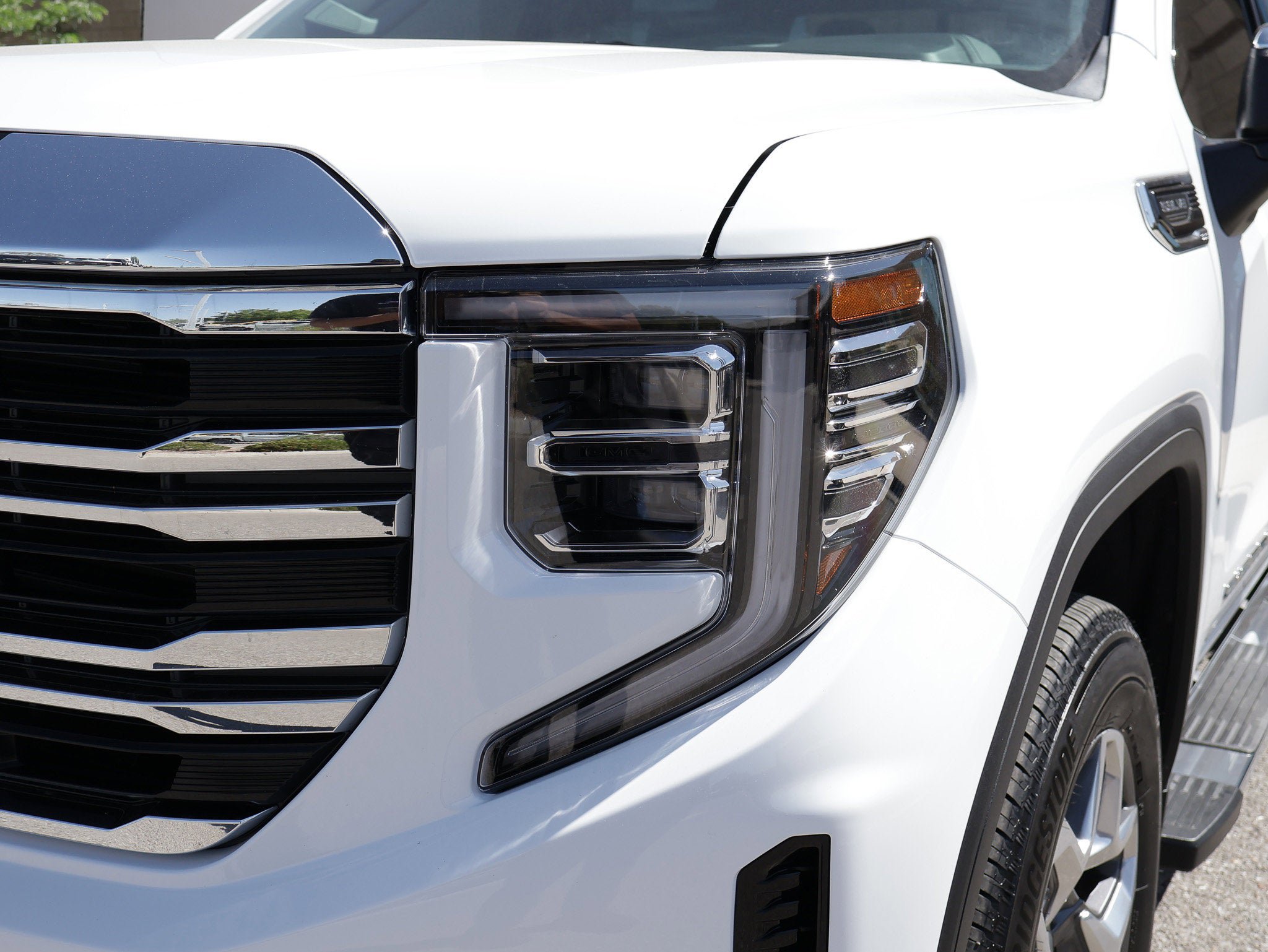 Used 2024 GMC Sierra 1500 SLT w/ SLT Premium Plus Package AWD/4WD image 14