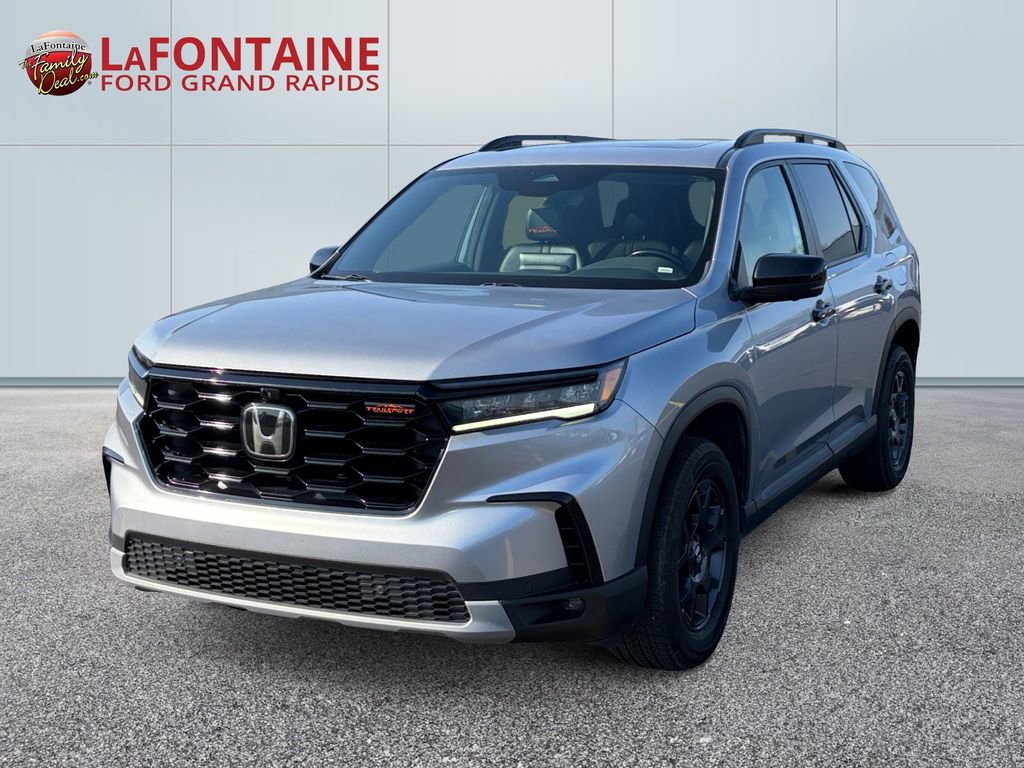 Used 2023 Honda Pilot TrailSport image 1