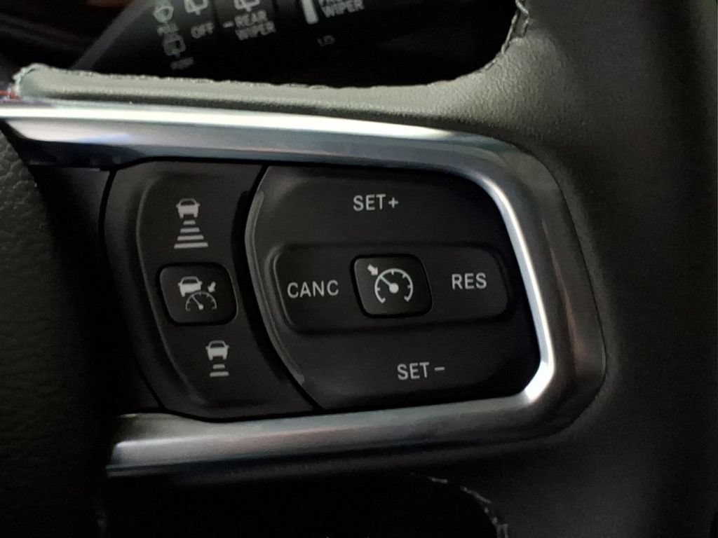 Used 2026 Jeep Wrangler Unlimited Sahara AWD/4WD image 22
