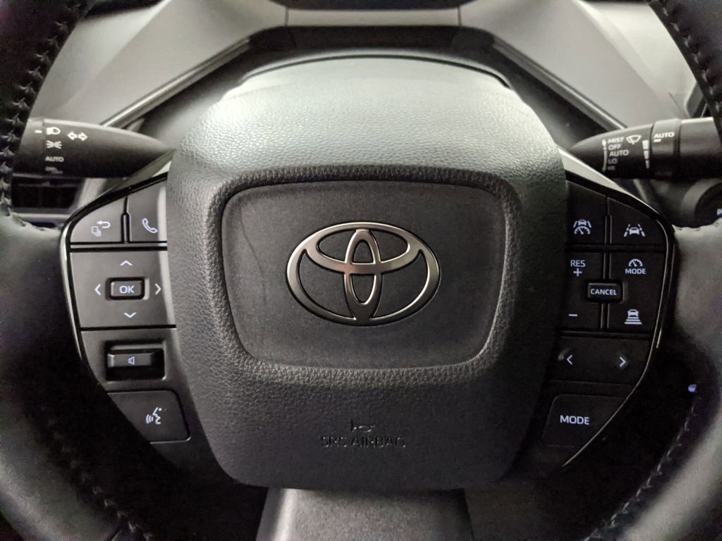 Used 2025 Toyota Prius XLE image 17
