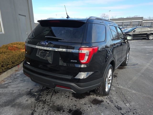 Certified 2019 Ford Explorer XLT w/ Equipment Group 202A image 4