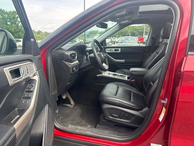 Certified 2023 Ford Explorer XLT w/ Equipment Group 202A AWD/4WD image 9