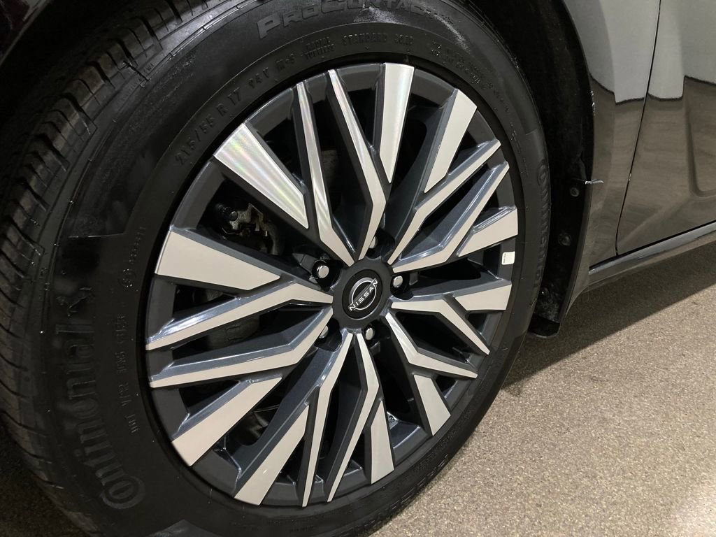 Used 2024 Nissan Altima 2.5 SV w/ SV Premium Package image 18