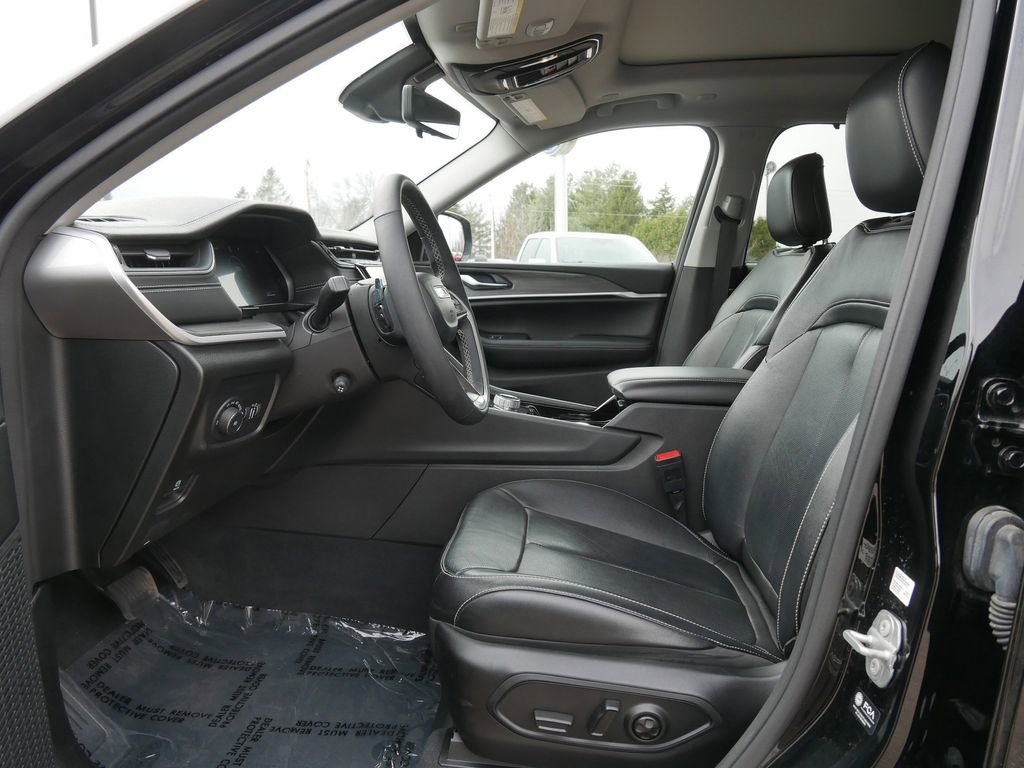 Used 2023 Jeep Grand Cherokee L Limited w/ Luxury Tech Group II AWD/4WD image 8
