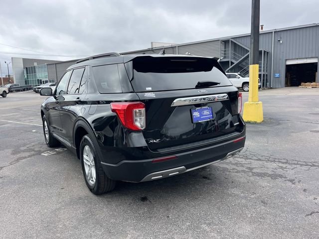 Certified 2022 Ford Explorer XLT w/ Equipment Group 202A image 5