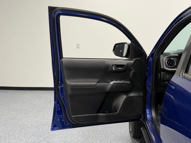 Used 2023 Toyota Tacoma TRD Sport w/ Technology Package AWD/4WD image 14