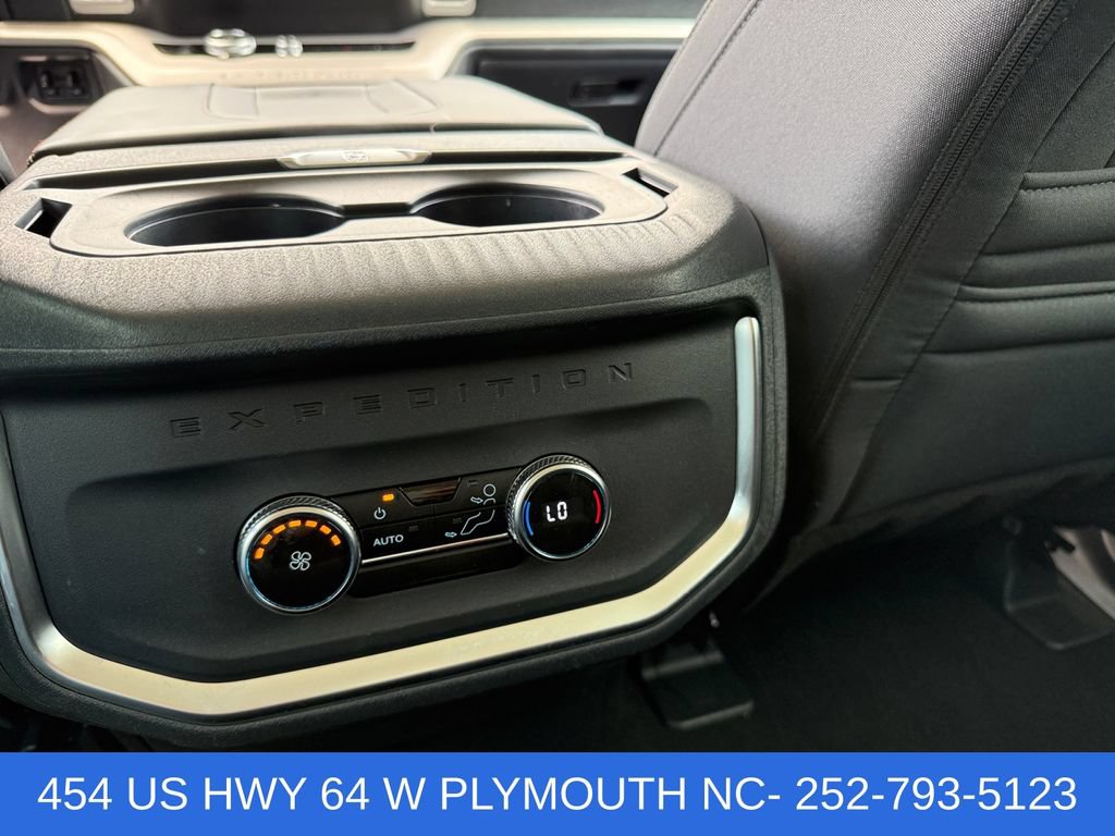 Certified 2025 Ford Expedition Active AWD/4WD image 19