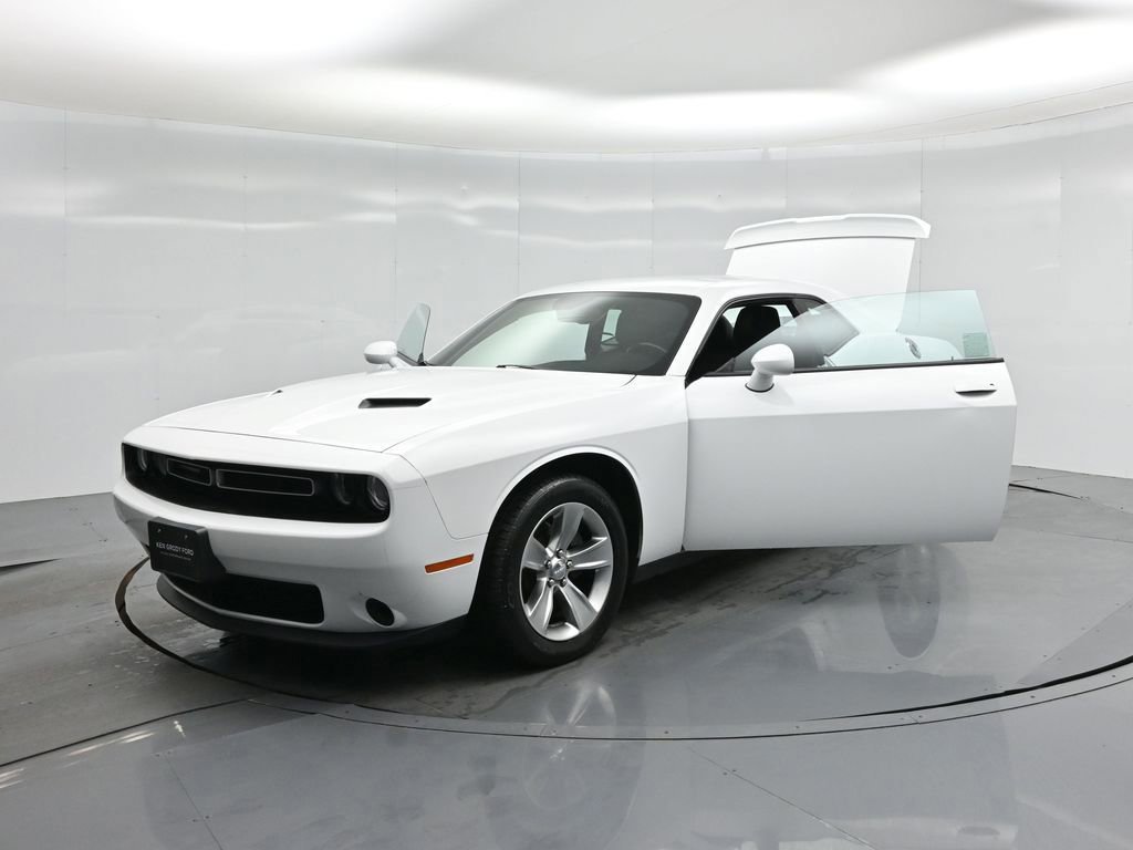 Used 2020 Dodge Challenger SXT image 44