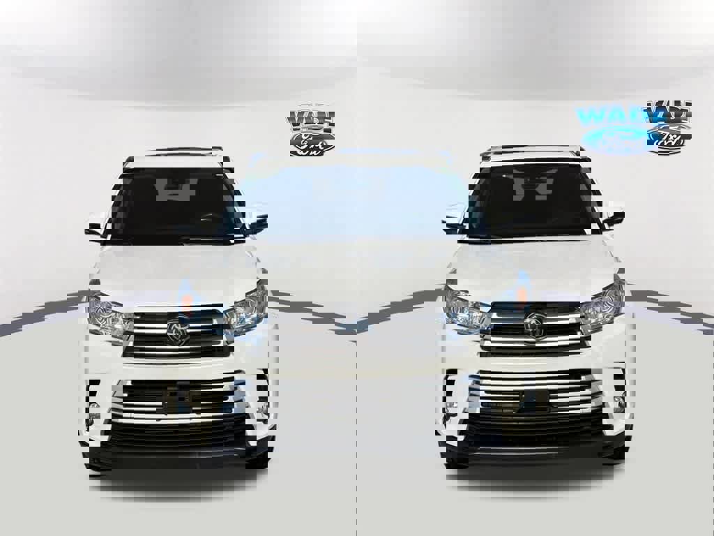 Used 2019 Toyota Highlander XLE w/ Carpet Mat Package (TMS) image 2