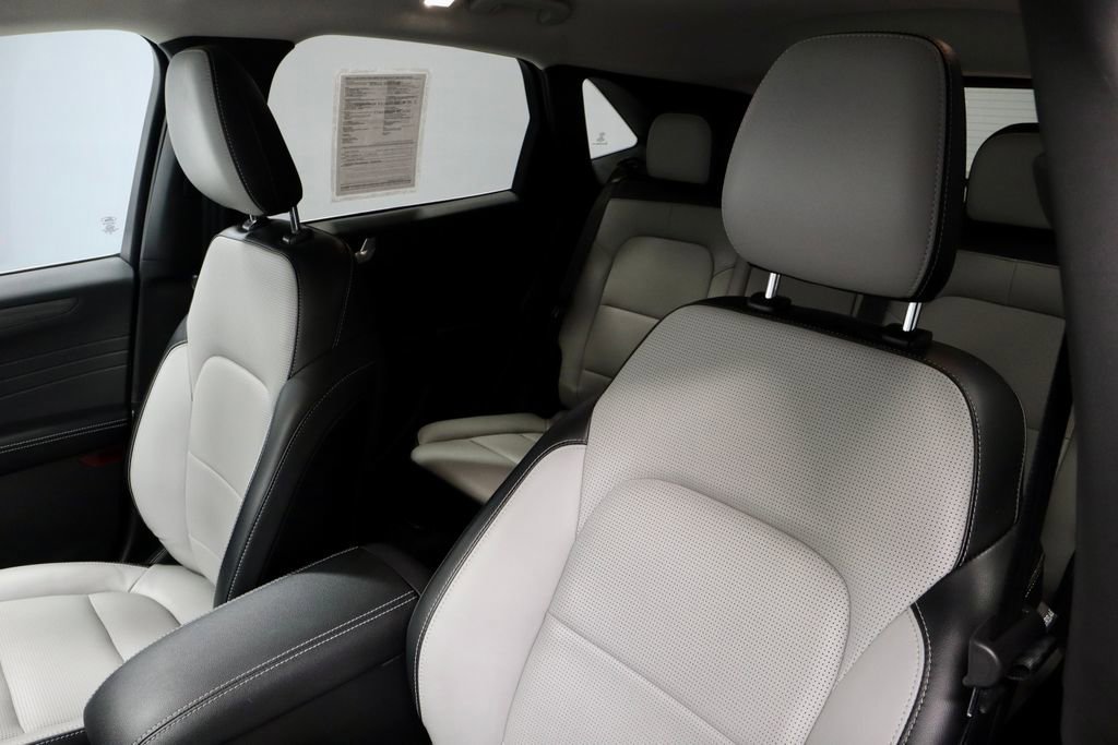 Certified 2023 Ford Escape Platinum AWD/4WD image 27