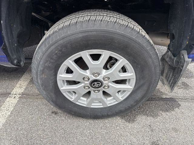 Used 2024 Toyota Tacoma SR5 AWD/4WD image 28