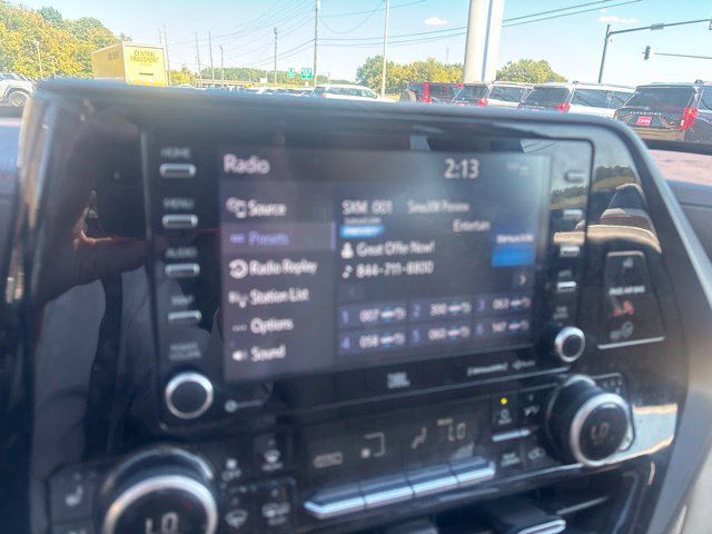 Used 2021 Toyota Highlander Limited FWD image 19