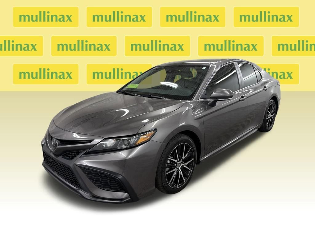 Used 2023 Toyota Camry SE image 7