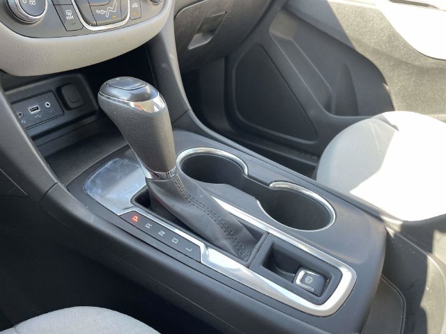 Used 2019 Chevrolet Equinox LS FWD image 32