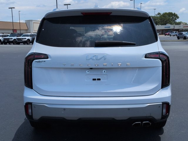 Used 2024 Kia Telluride EX w/ EX Captain's Chair Package FWD image 5