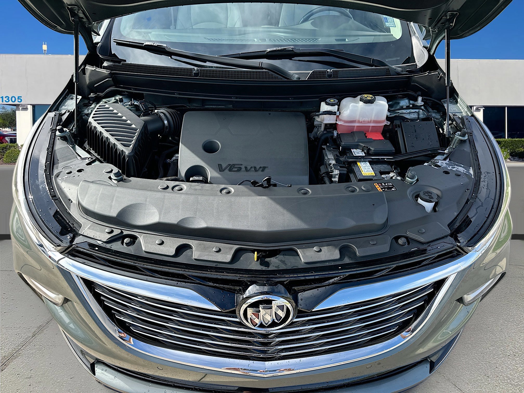 Used 2023 Buick Enclave Essence image 29