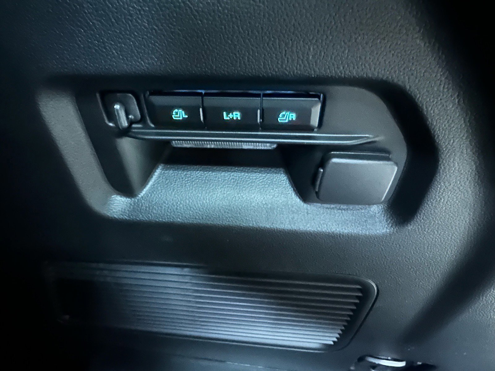 Certified 2025 Ford Explorer ST image 28