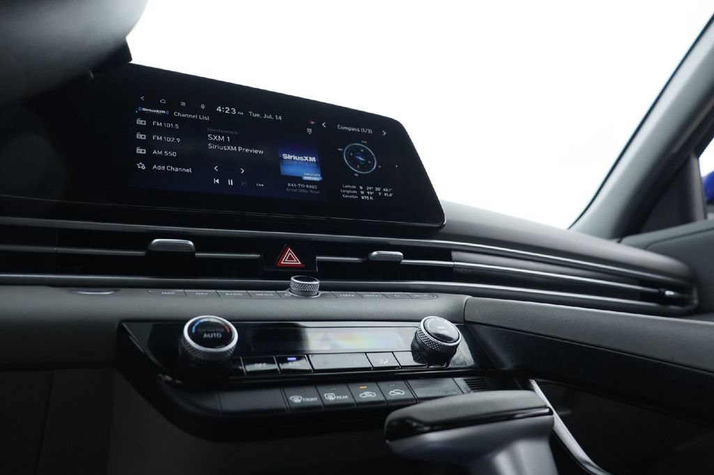 Used 2024 Hyundai Elantra SEL FWD image 10