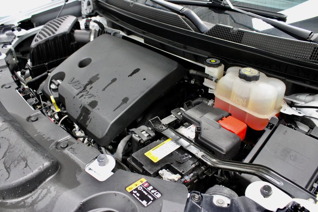 Used 2023 Chevrolet Traverse LT FWD image 17