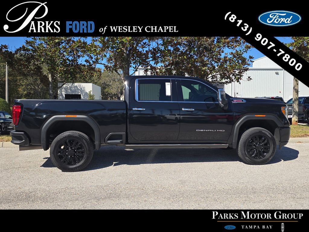 Used 2021 GMC Sierra 2500 Denali w/ Denali Black Diamond Edition image 2