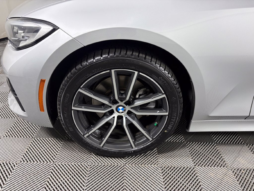 Used 2019 BMW 330i xDrive Sedan w/ Driving Assistance Package AWD/4WD image 10