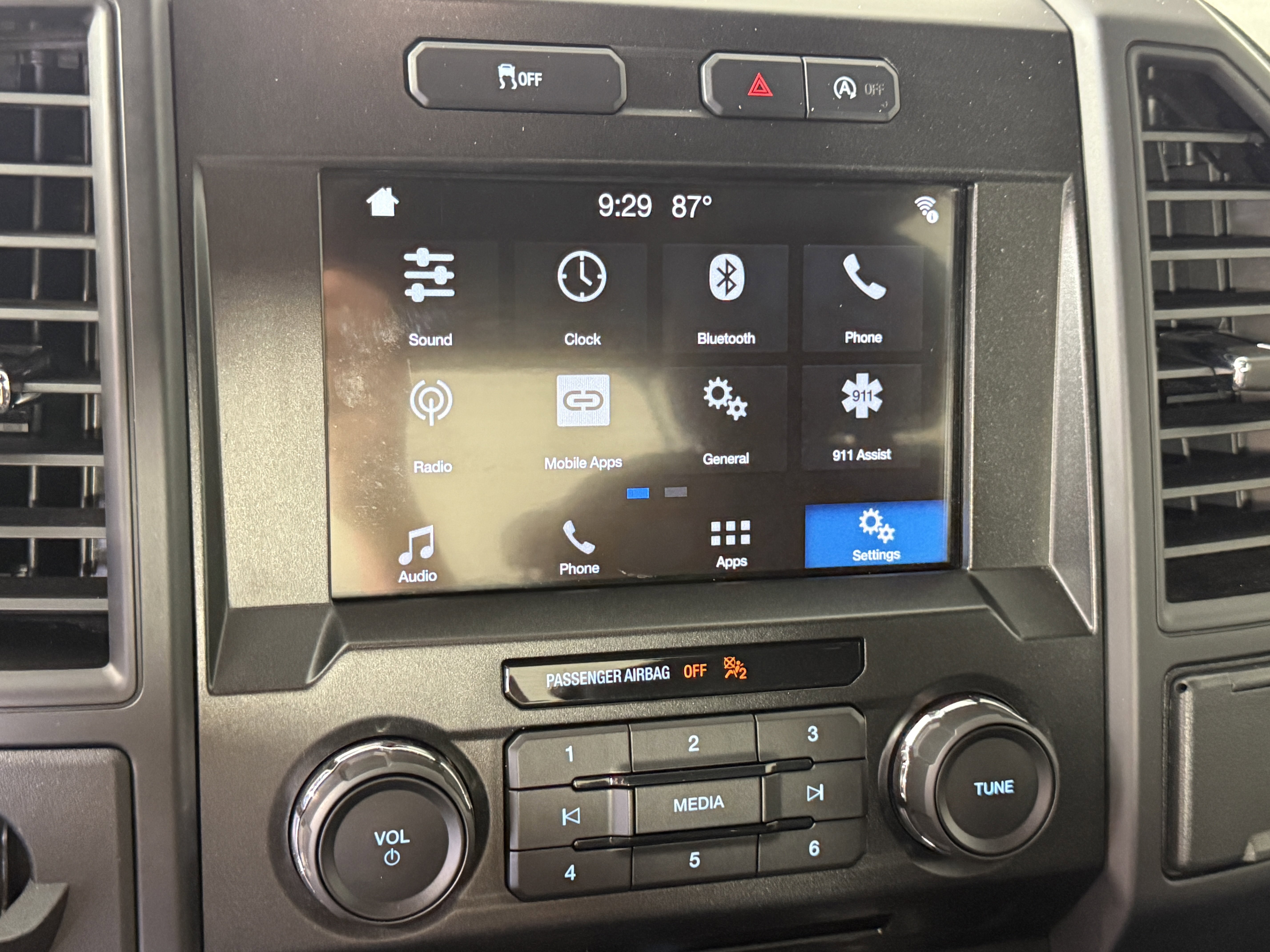 Certified 2018 Ford F150 XL w/ Equipment Group 101A Mid RWD image 16