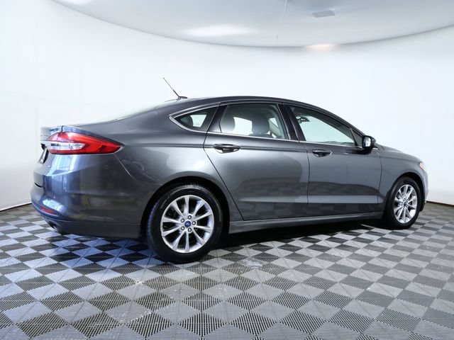 Certified 2017 Ford Fusion SE w/ Fusion SE Technology Package FWD image 6