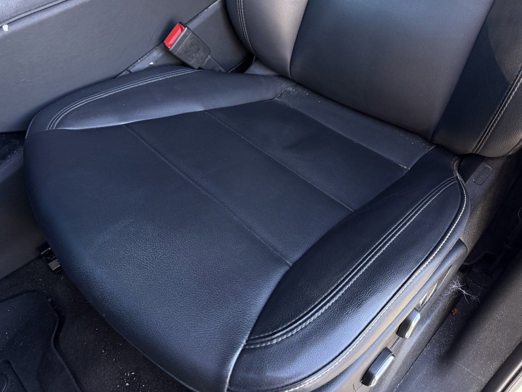 Used 2022 Cadillac Escalade Luxury image 23